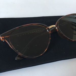 Quay cat-eye sunglasses with tortoise shell rims